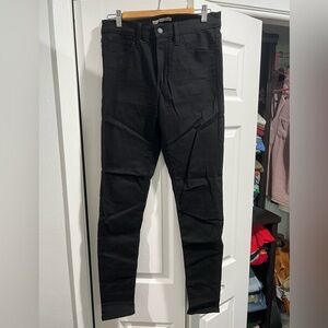 Levi 720 black skinny jeans. Worn once. Size 30. Length 32.